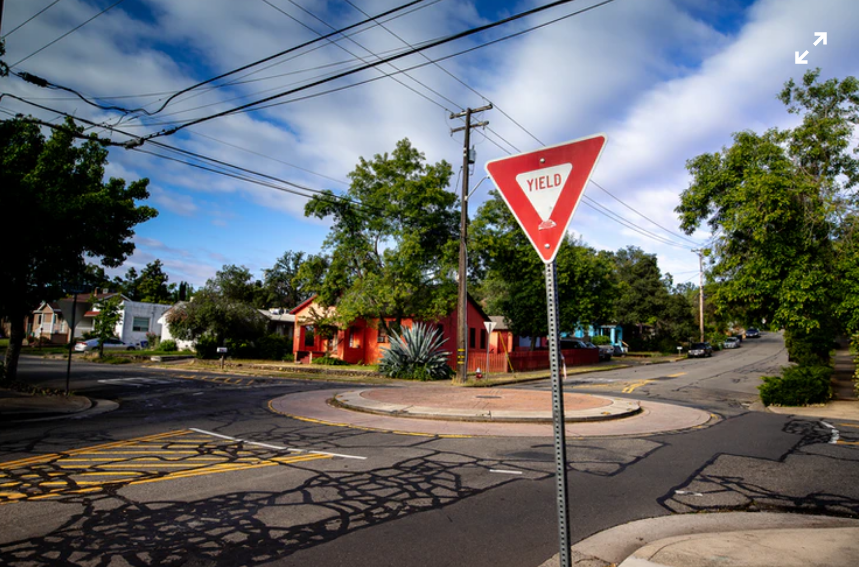 1627353844585434.png 最全加拿大交通及自驾行驶指南(交通规则+图标解说+加油+停车+罚单处理)