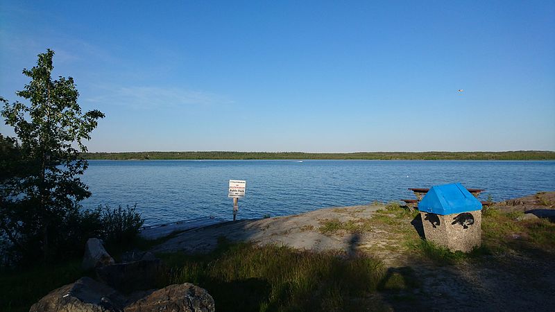 File:Great Slave Lake in Yellowknife.jpg