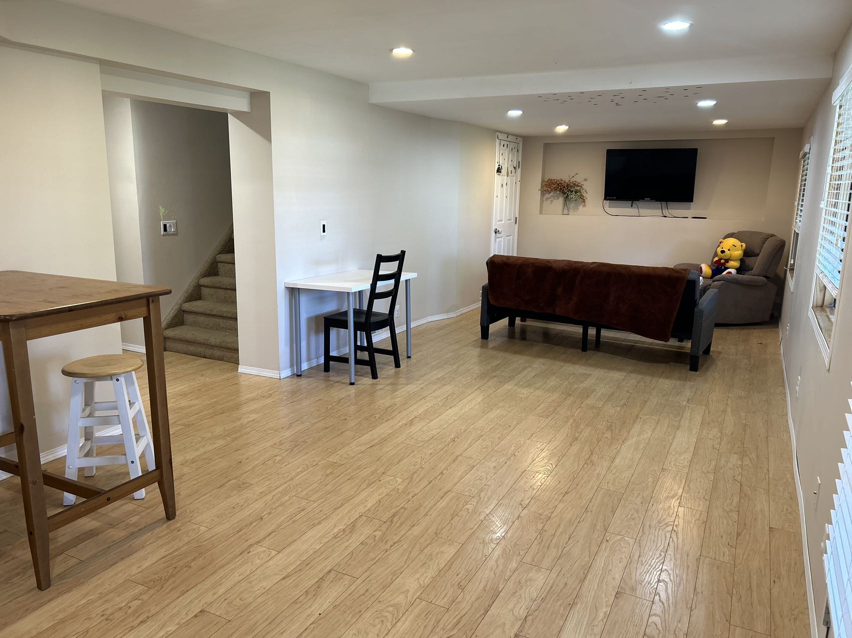 卡尔加里北区Harvest hill两室 walkout出租